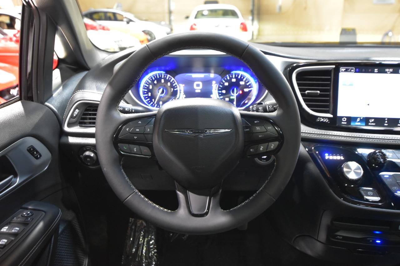 Chrysler Pacifica Touring L AWD 2024