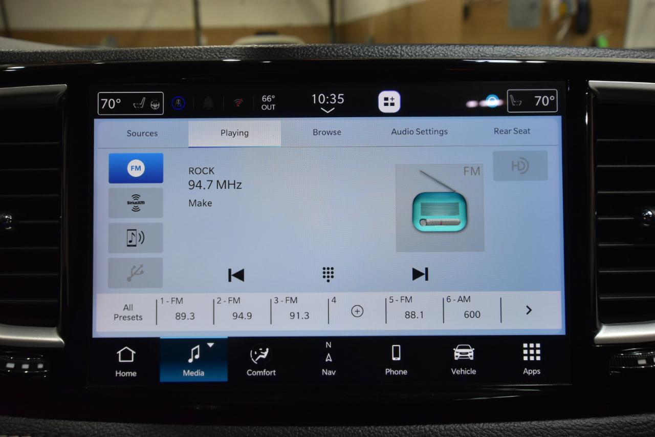 Chrysler Pacifica Touring L AWD 2024