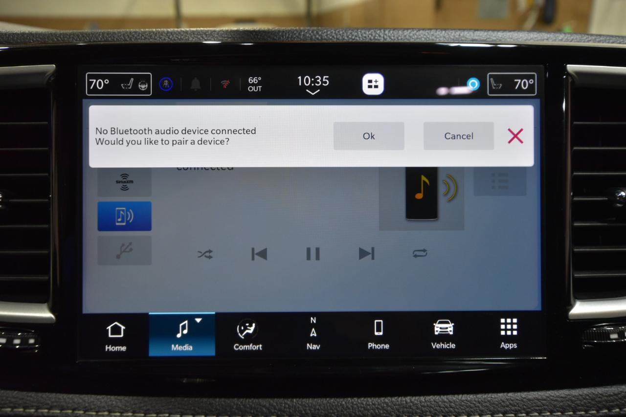 Chrysler Pacifica Touring L AWD 2024