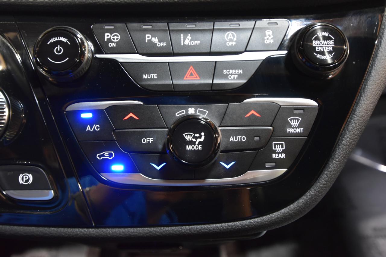 Chrysler Pacifica Touring L AWD 2024