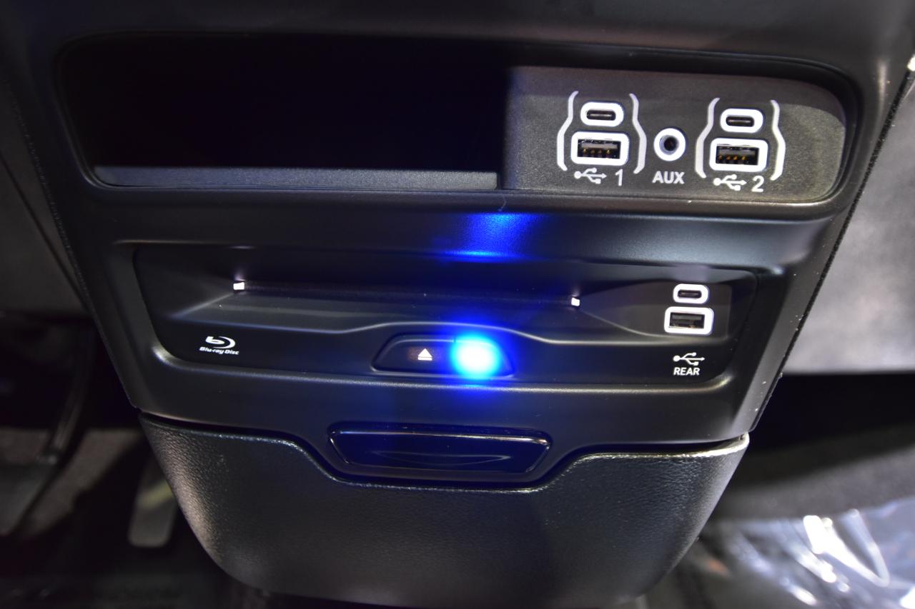 Chrysler Pacifica Touring L AWD 2024