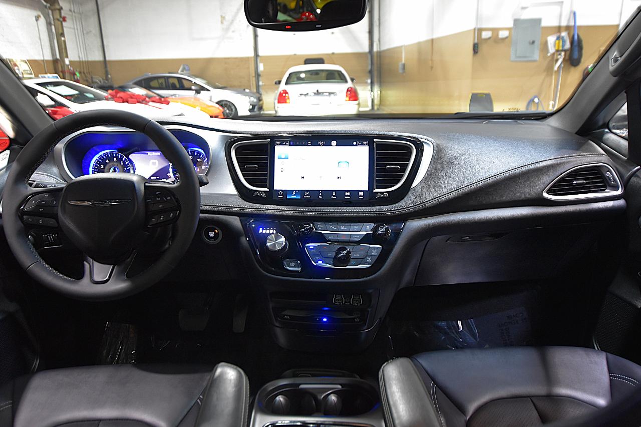 Chrysler Pacifica Touring L AWD 2024