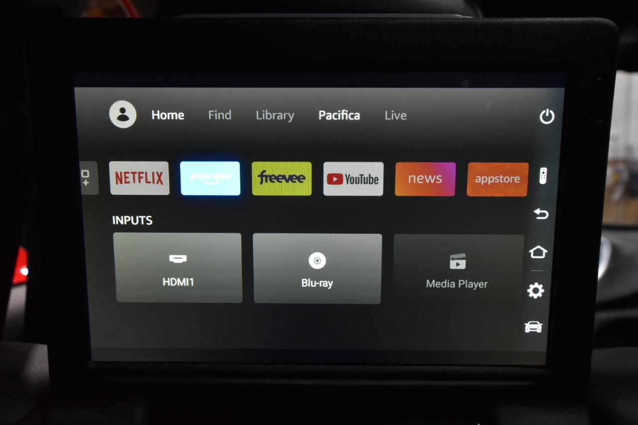 Chrysler Pacifica Touring L AWD 2024