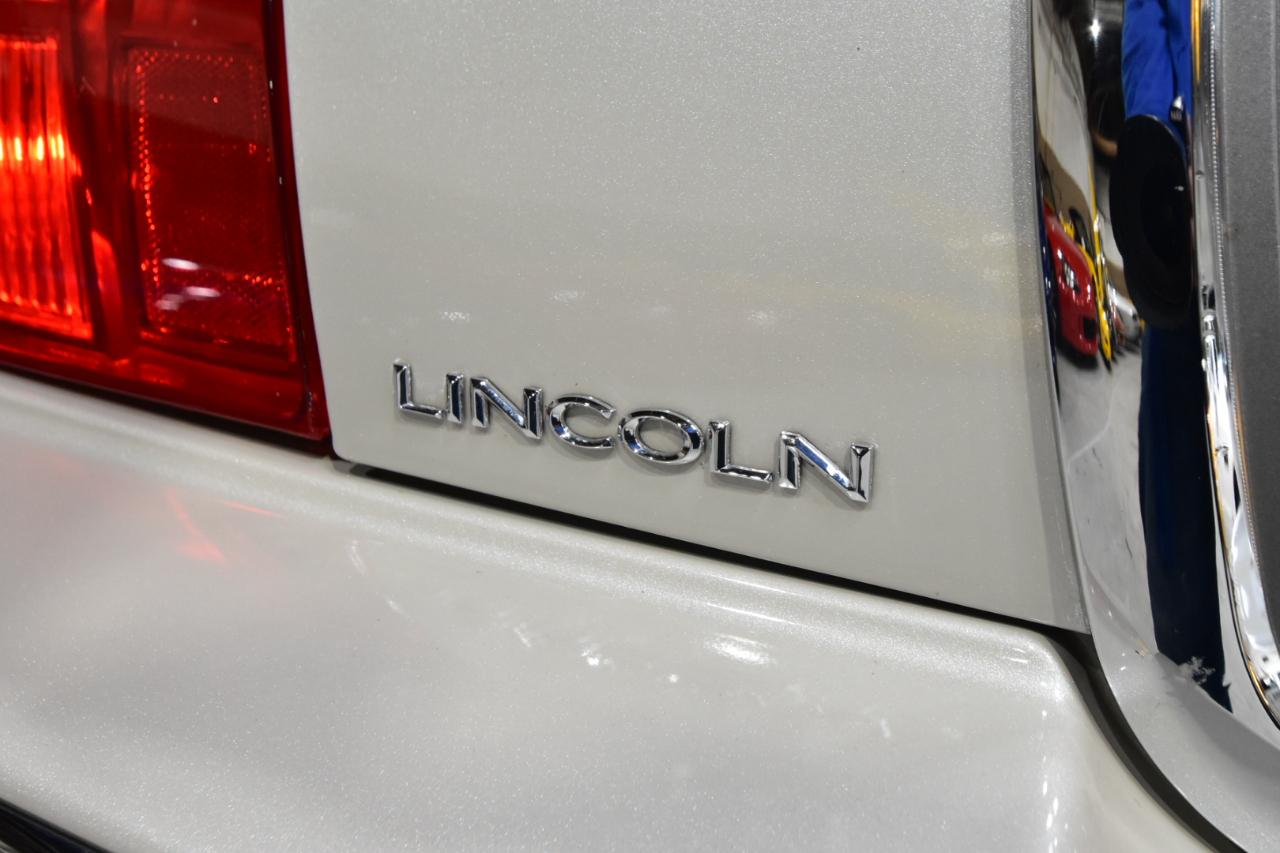 Lincoln Town Car 4dr Sdn Signature Limited 2005