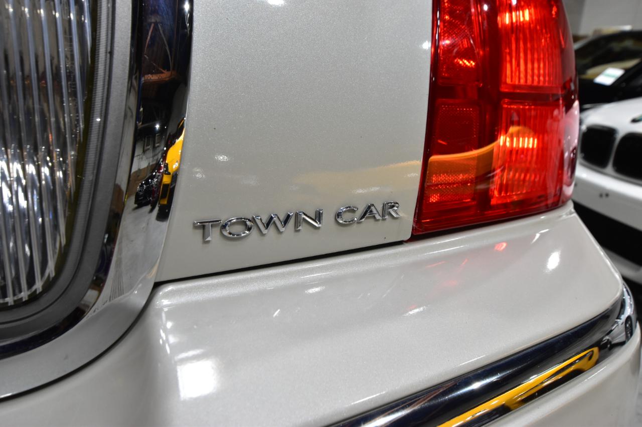 Lincoln Town Car 4dr Sdn Signature Limited 2005