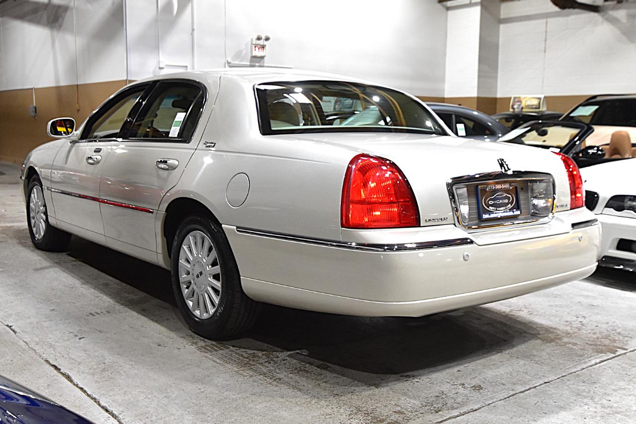 Lincoln Town Car 4dr Sdn Signature Limited 2005