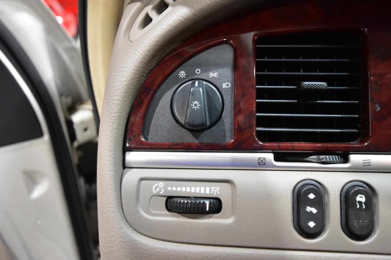 Lincoln Town Car 4dr Sdn Signature Limited 2005