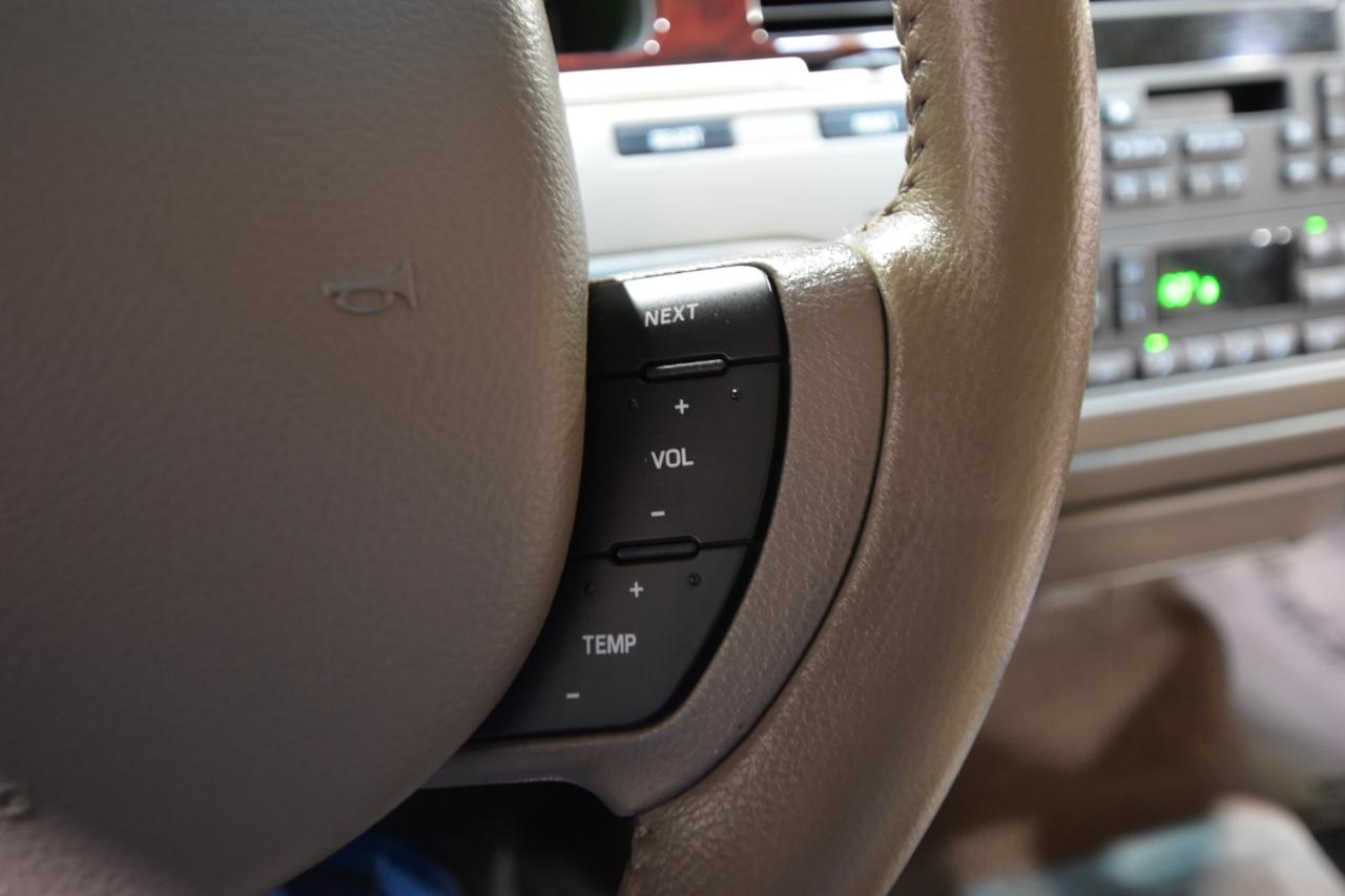 Lincoln Town Car 4dr Sdn Signature Limited 2005