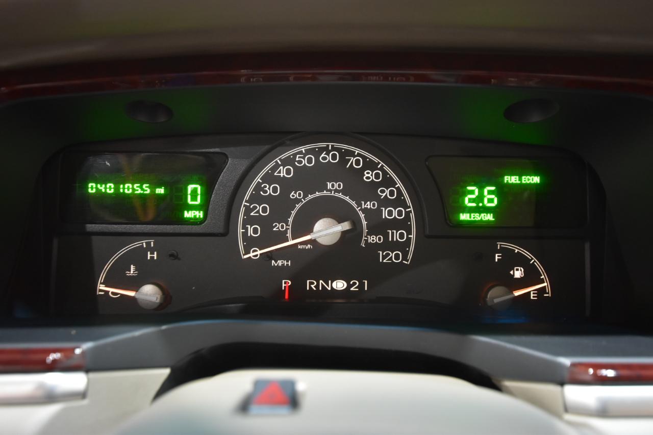 Lincoln Town Car 4dr Sdn Signature Limited 2005