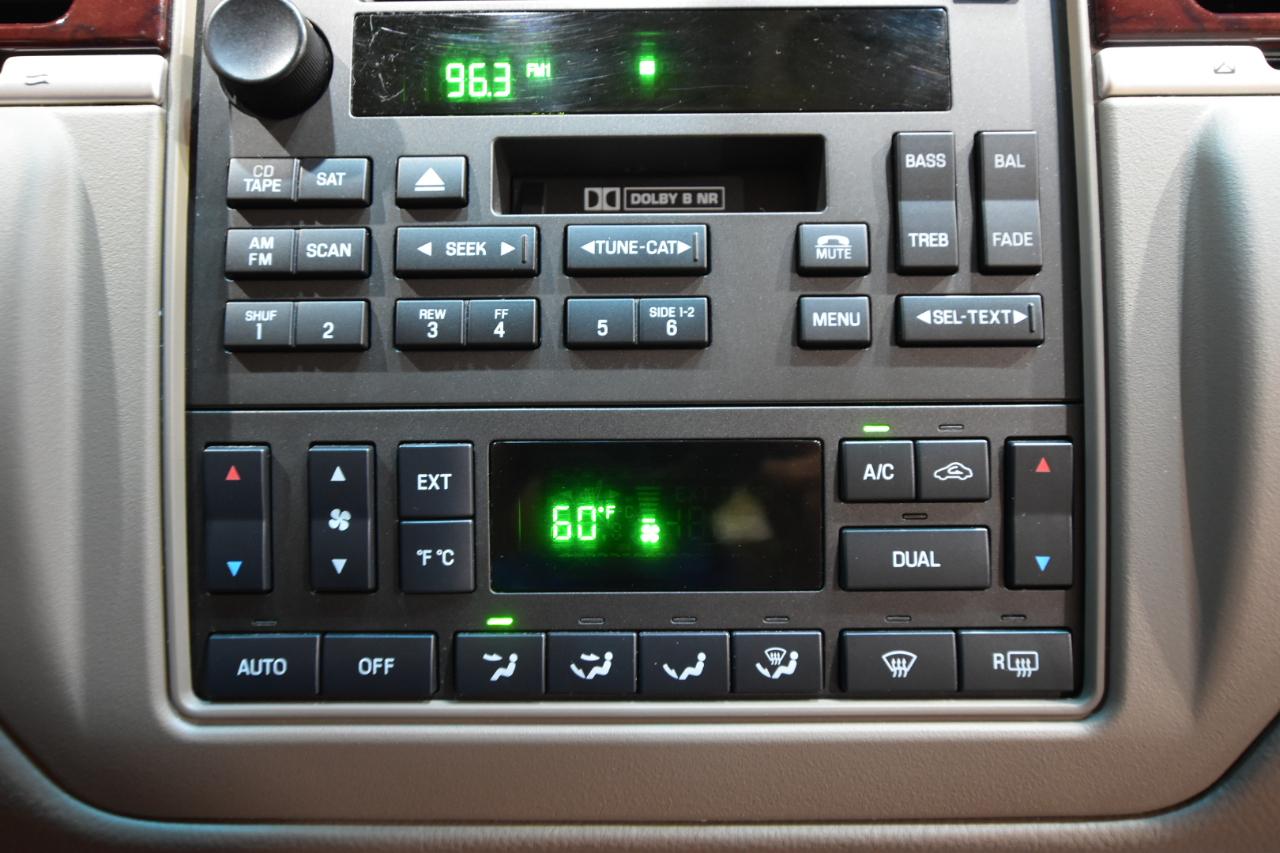 Lincoln Town Car 4dr Sdn Signature Limited 2005