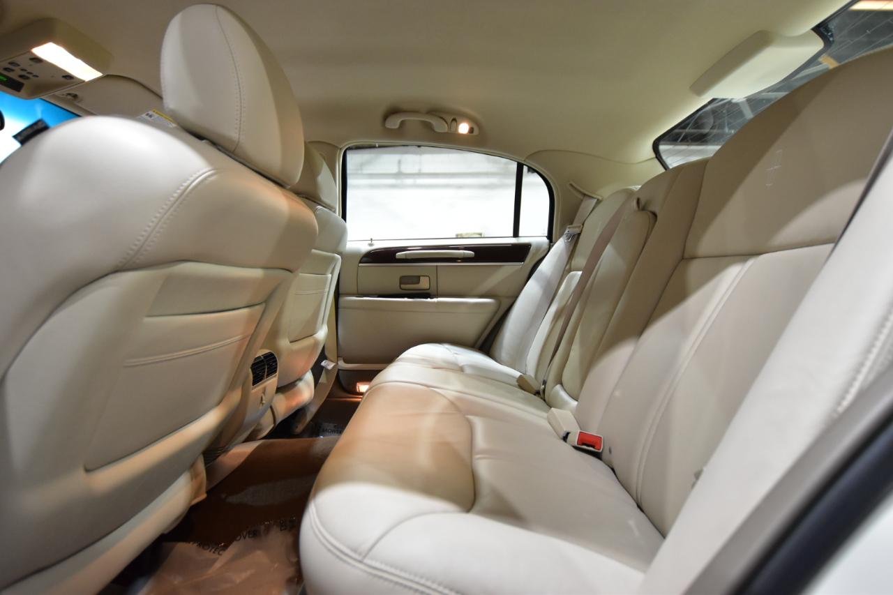 Lincoln Town Car 4dr Sdn Signature Limited 2005