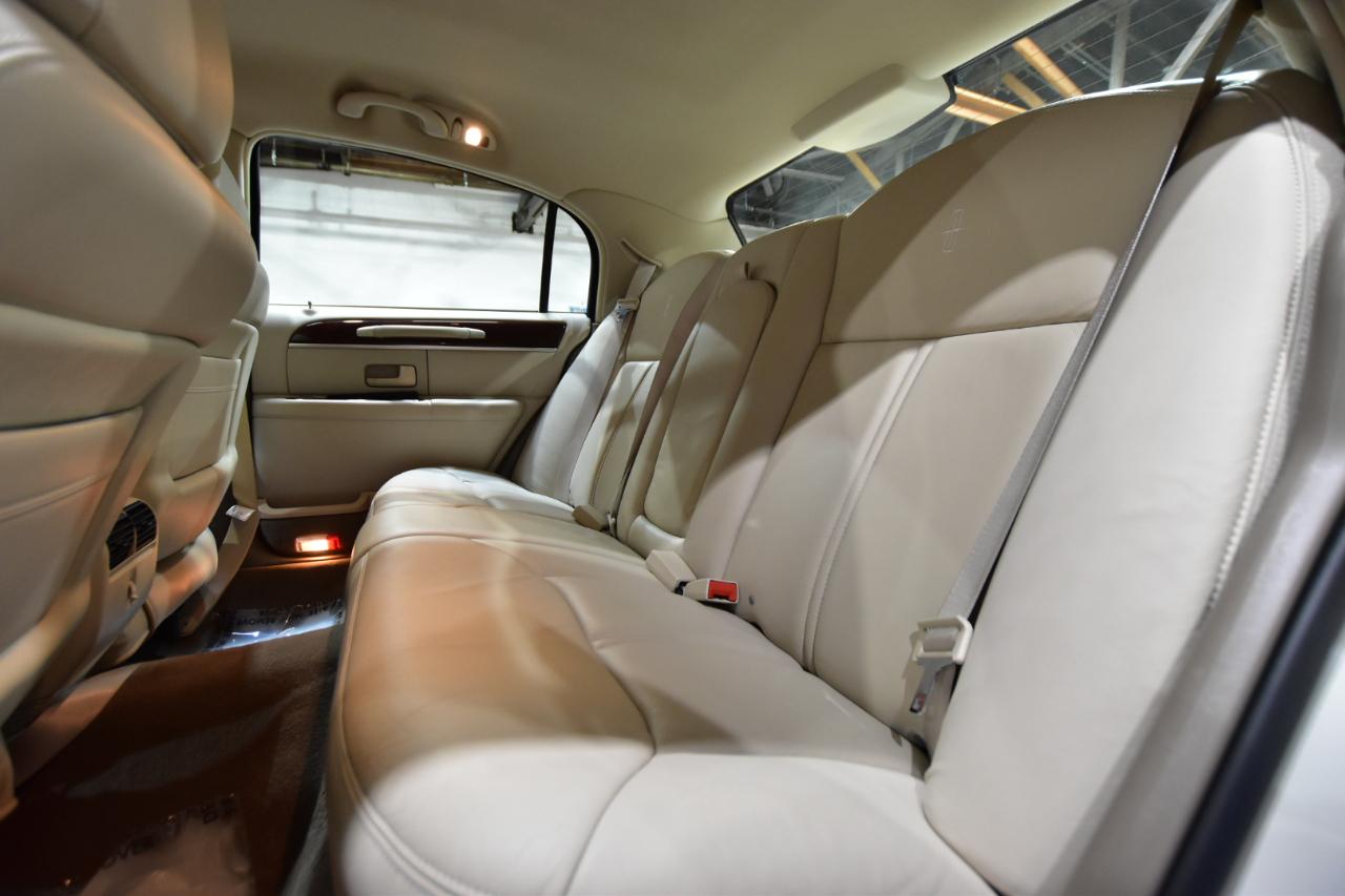 Lincoln Town Car 4dr Sdn Signature Limited 2005