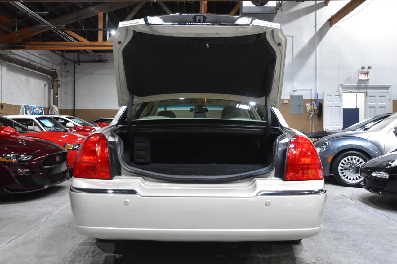 Lincoln Town Car 4dr Sdn Signature Limited 2005