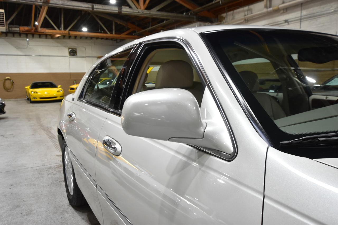 Lincoln Town Car 4dr Sdn Signature Limited 2005