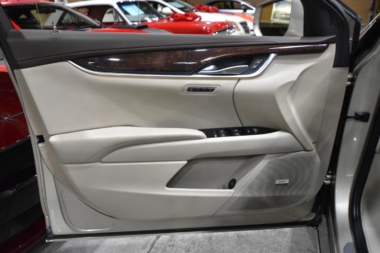 Cadillac XTS 4dr Sdn Luxury FWD 2013