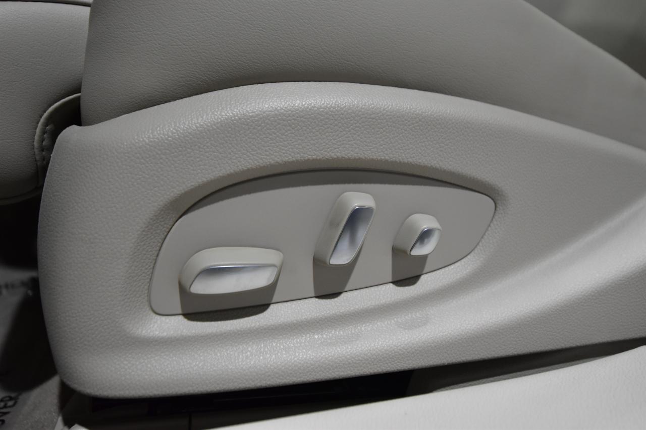 Cadillac XTS 4dr Sdn Luxury FWD 2013