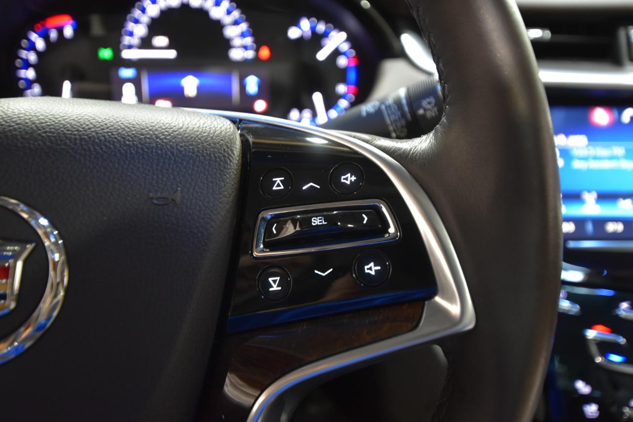 Cadillac XTS 4dr Sdn Luxury FWD 2013