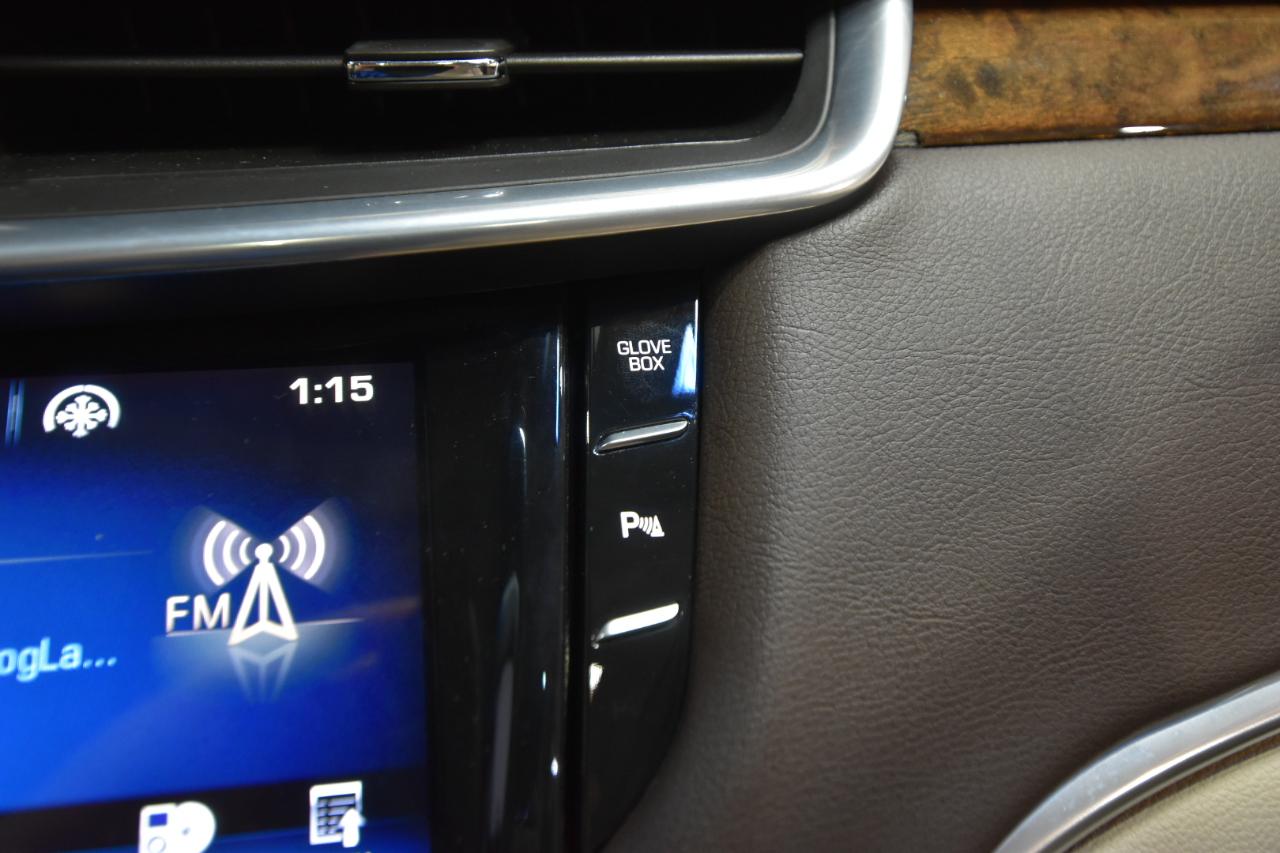 Cadillac XTS 4dr Sdn Luxury FWD 2013