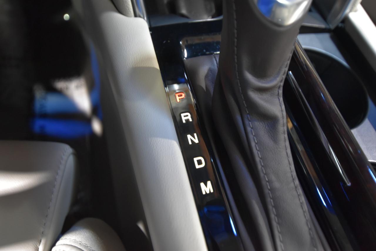 Cadillac XTS 4dr Sdn Luxury FWD 2013