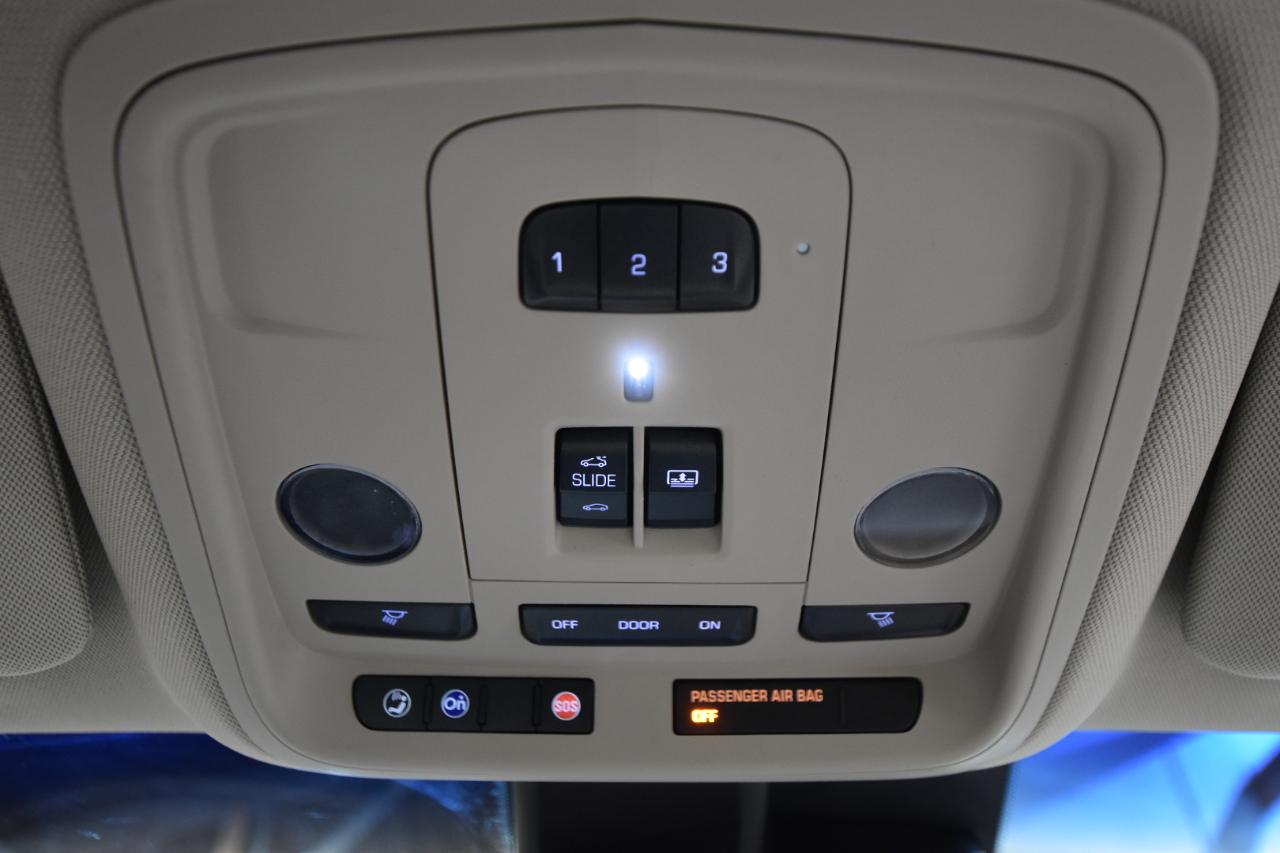 Cadillac XTS 4dr Sdn Luxury FWD 2013