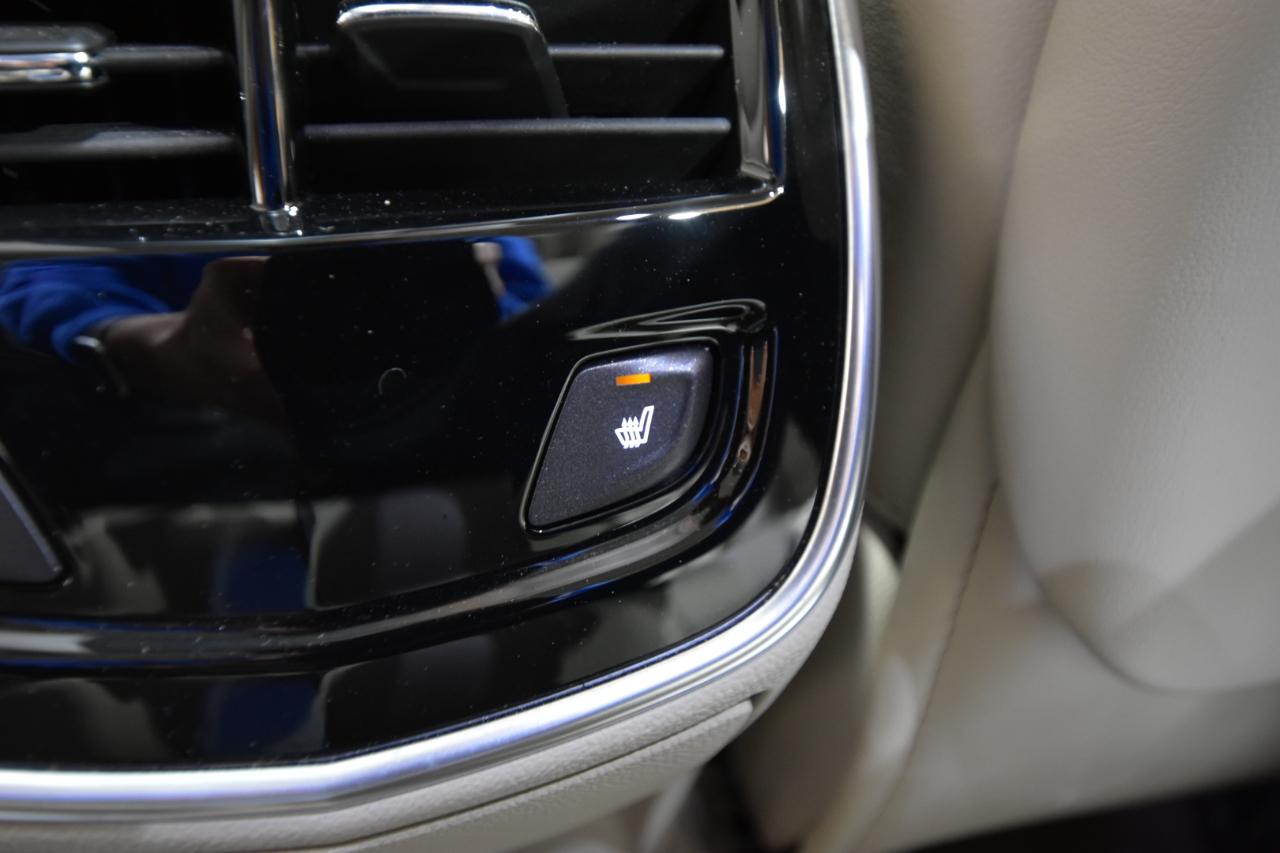 Cadillac XTS 4dr Sdn Luxury FWD 2013