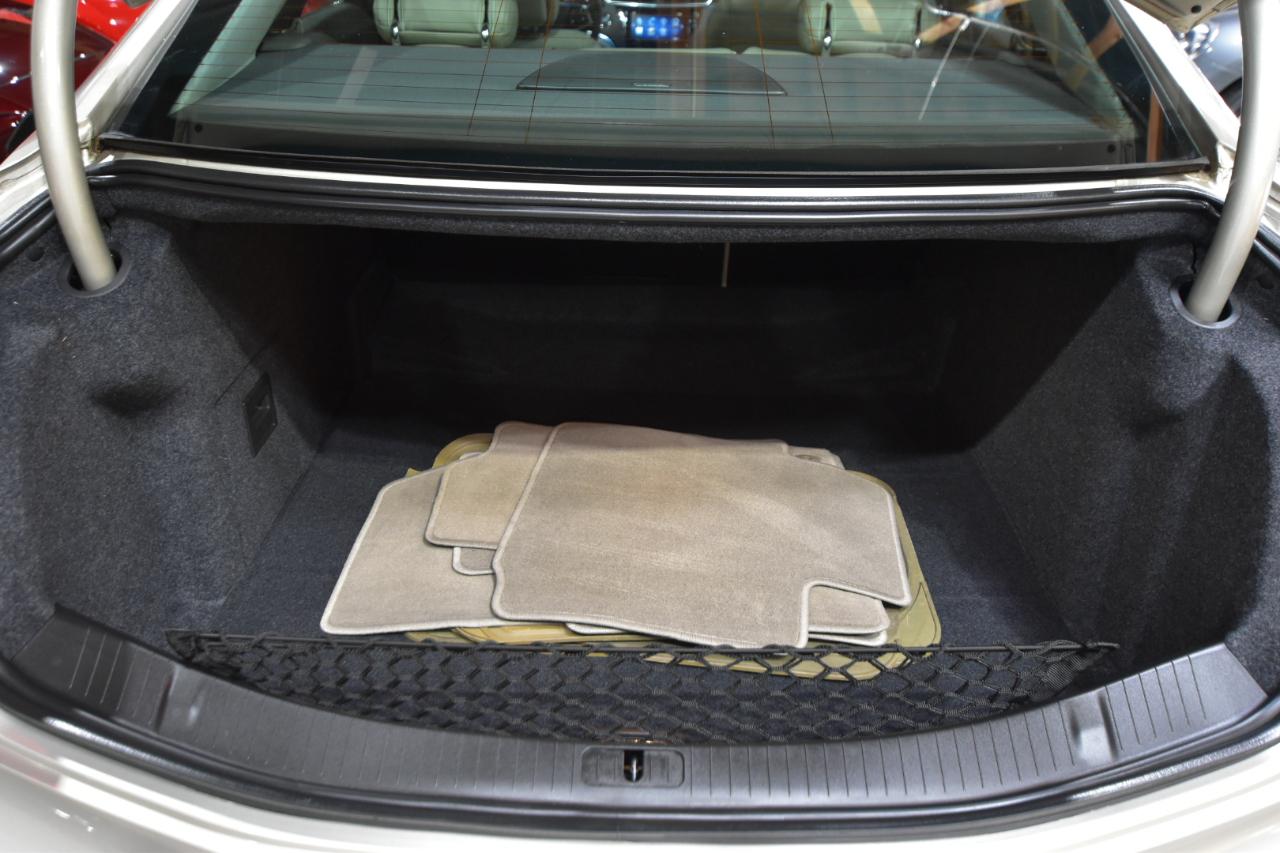 Cadillac XTS 4dr Sdn Luxury FWD 2013