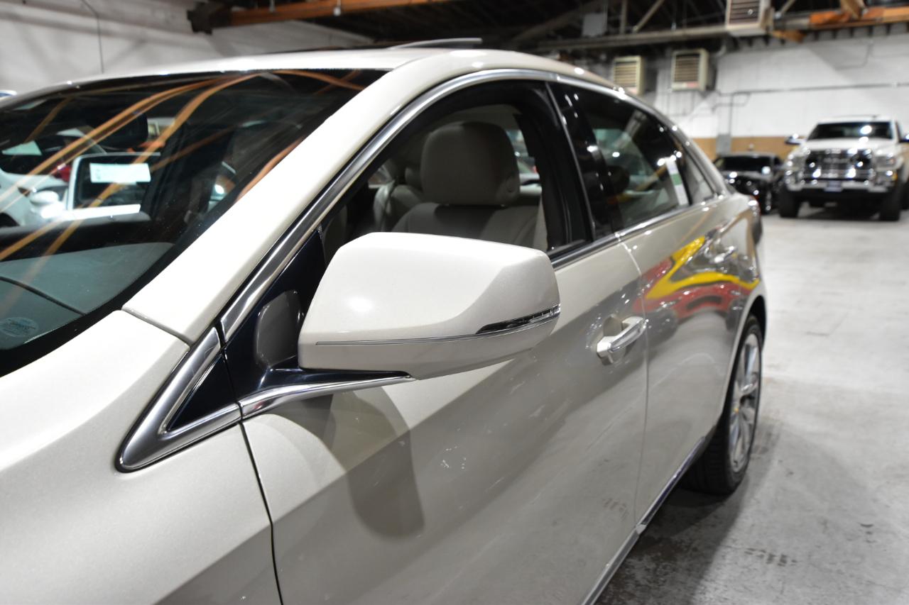 Cadillac XTS 4dr Sdn Luxury FWD 2013