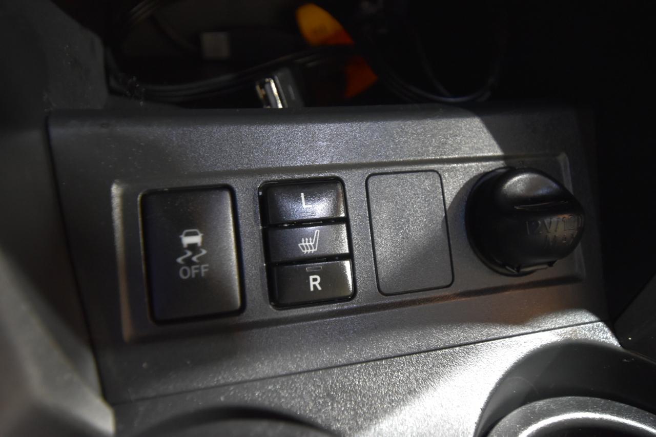 Toyota RAV4 4WD 4dr 4-cyl 4-Spd AT Ltd (Natl) 2011