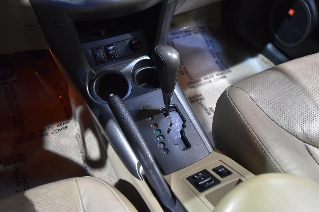 Toyota RAV4 4WD 4dr 4-cyl 4-Spd AT Ltd (Natl) 2011