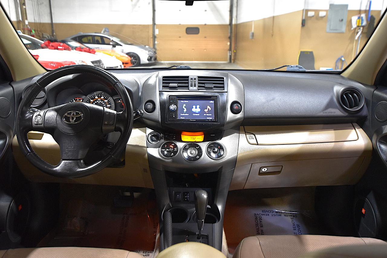 Toyota RAV4 4WD 4dr 4-cyl 4-Spd AT Ltd (Natl) 2011