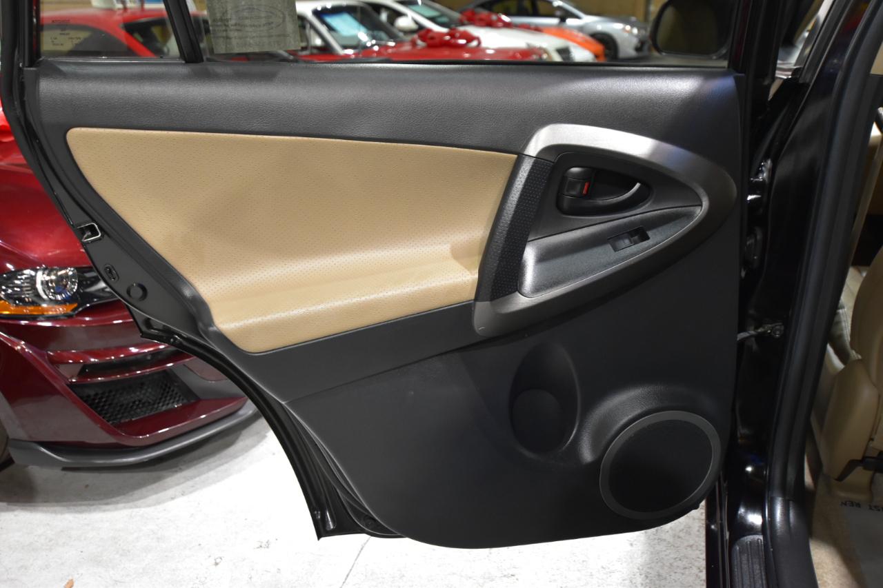 Toyota RAV4 4WD 4dr 4-cyl 4-Spd AT Ltd (Natl) 2011