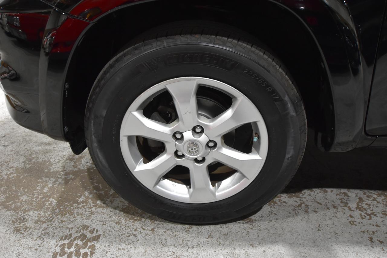 Toyota RAV4 4WD 4dr 4-cyl 4-Spd AT Ltd (Natl) 2011