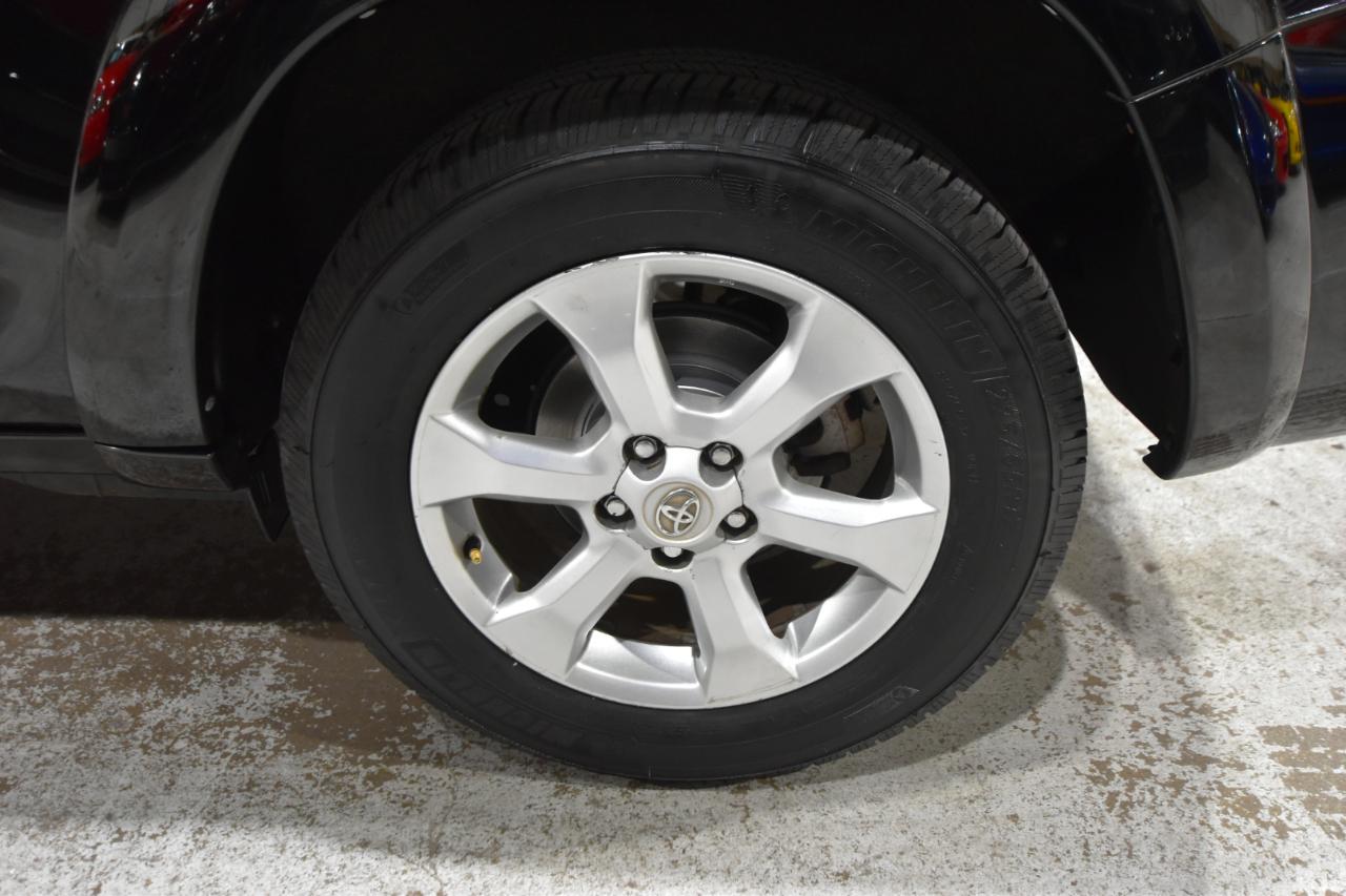 Toyota RAV4 4WD 4dr 4-cyl 4-Spd AT Ltd (Natl) 2011