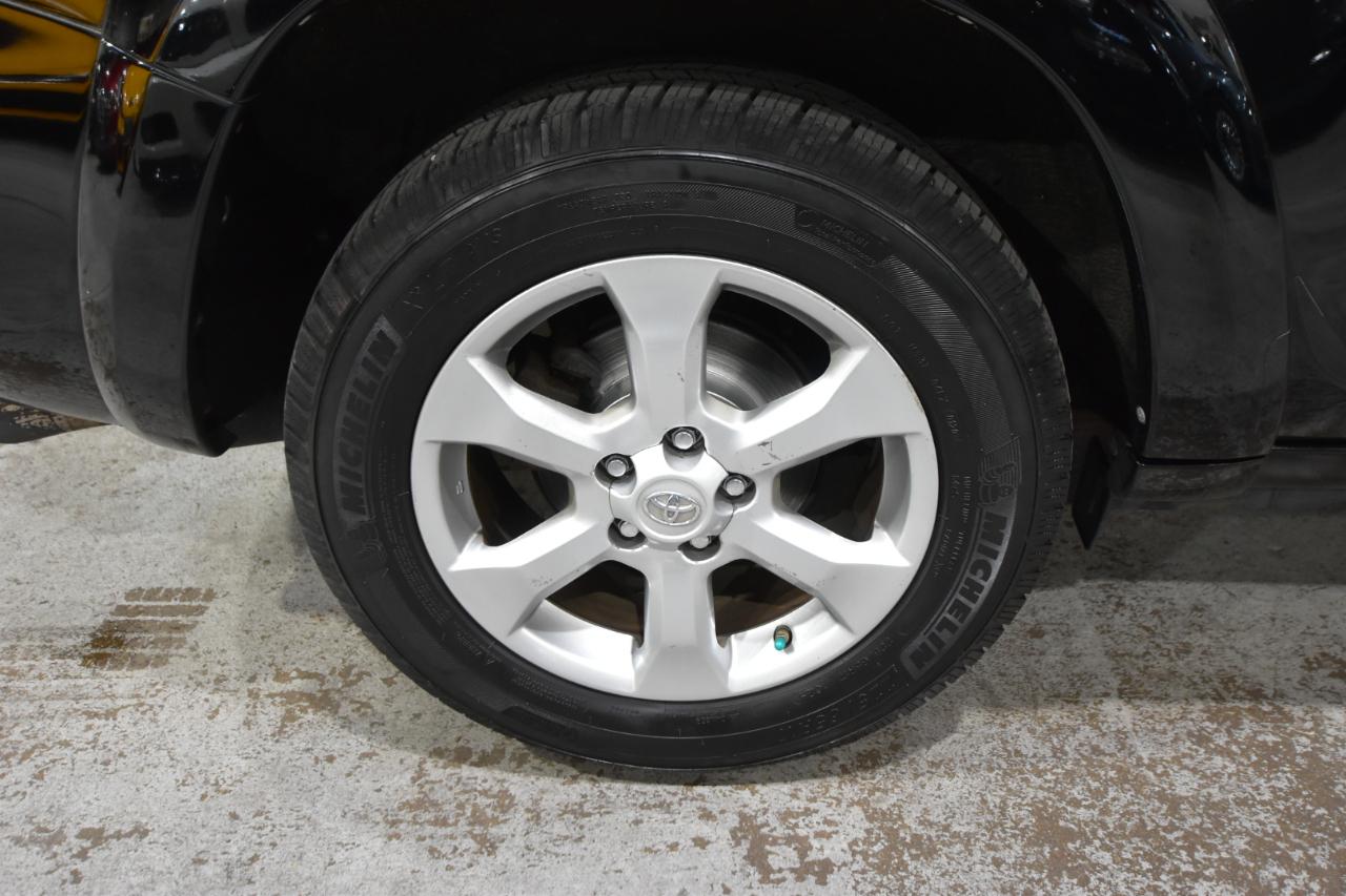 Toyota RAV4 4WD 4dr 4-cyl 4-Spd AT Ltd (Natl) 2011