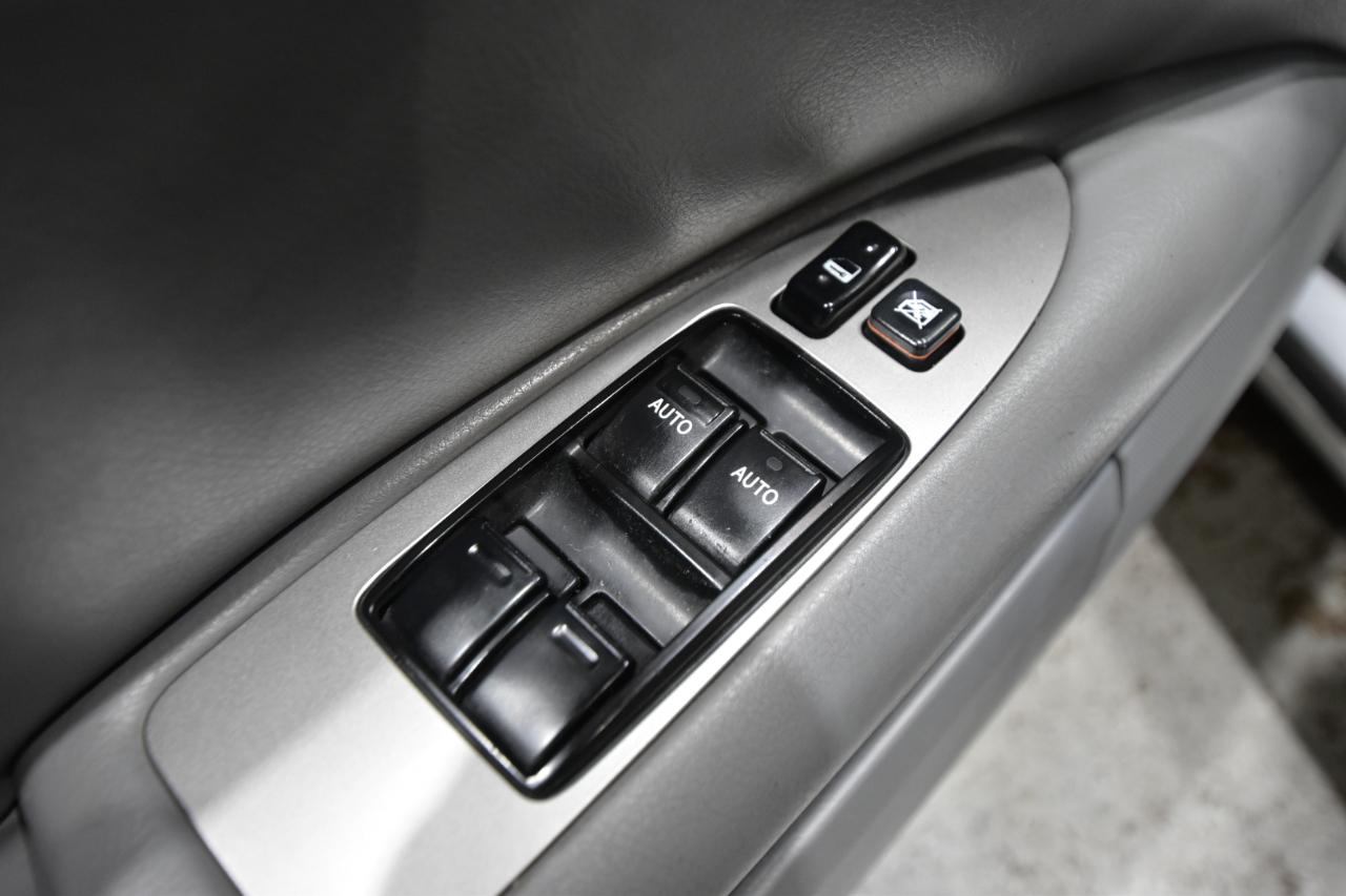 Toyota Avalon 4dr Sdn XL (Natl) 2006