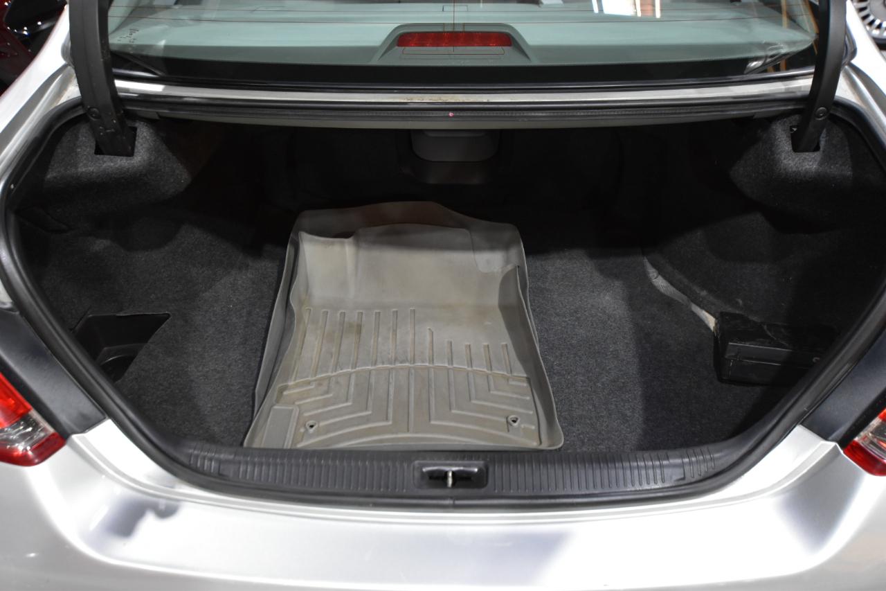 Toyota Avalon 4dr Sdn XL (Natl) 2006