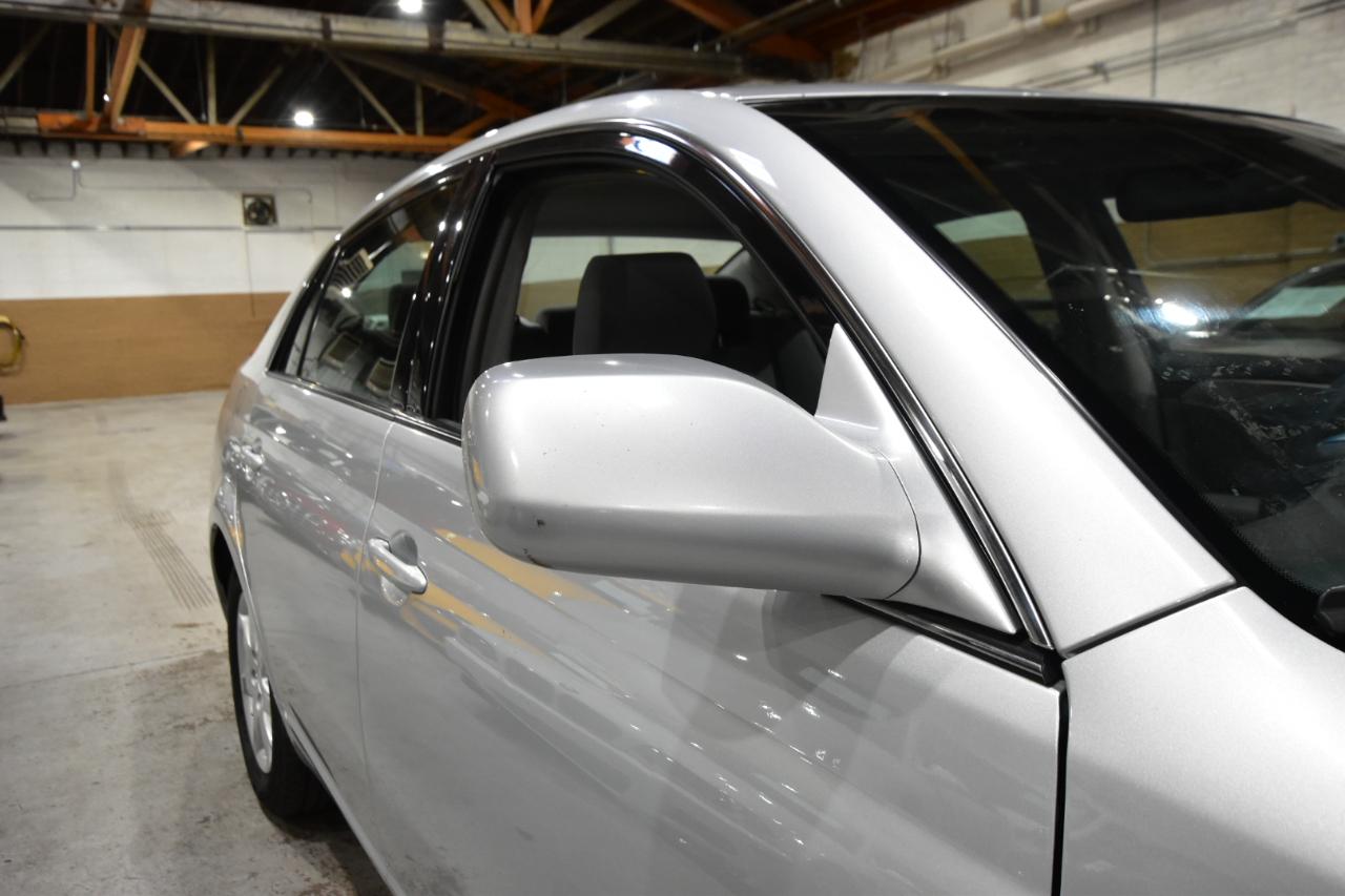 Toyota Avalon 4dr Sdn XL (Natl) 2006