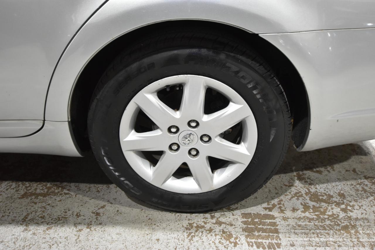 Toyota Avalon 4dr Sdn XL (Natl) 2006