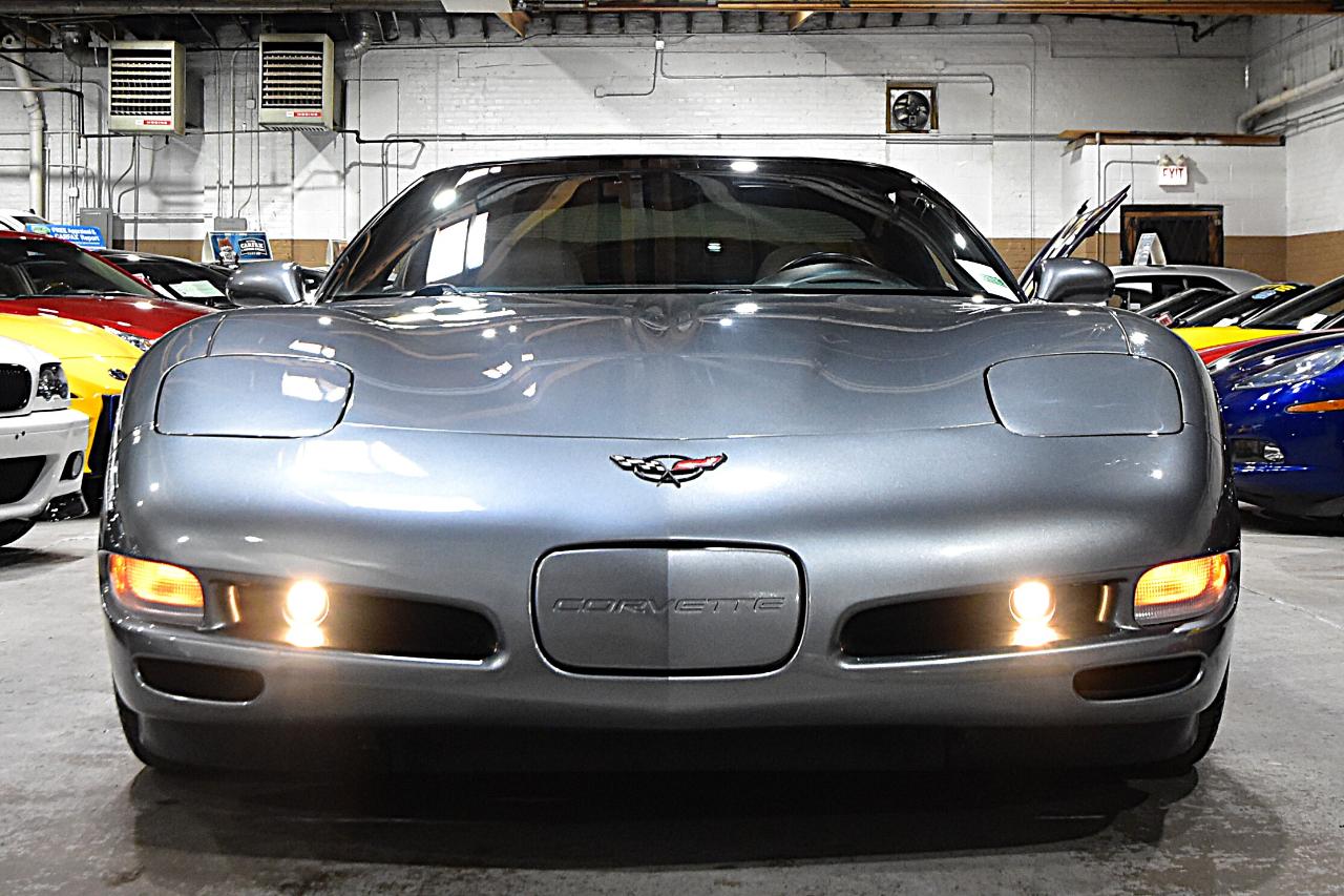 Chevrolet Corvette 2dr Cpe 2004