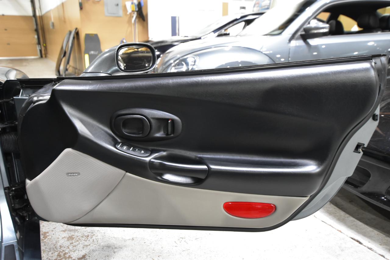 Chevrolet Corvette 2dr Cpe 2004