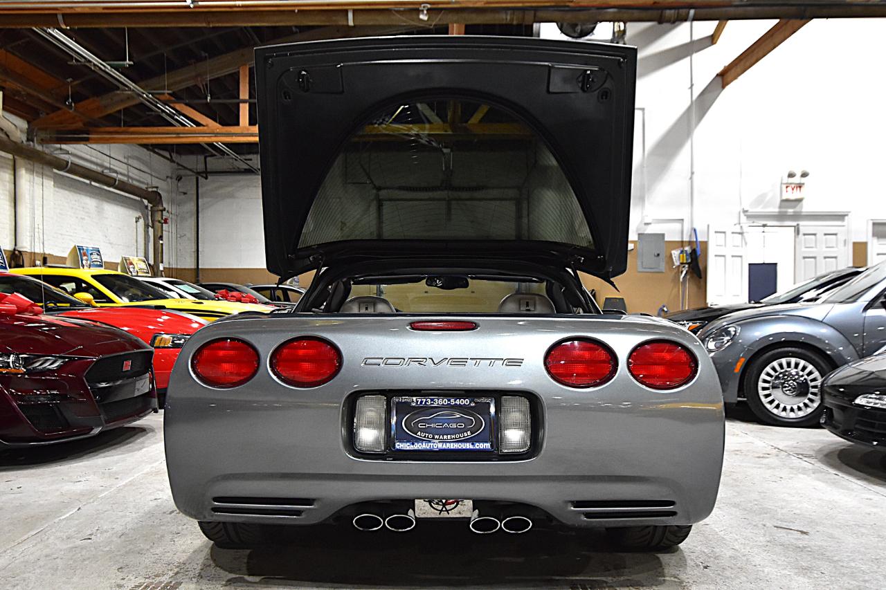 Chevrolet Corvette 2dr Cpe 2004