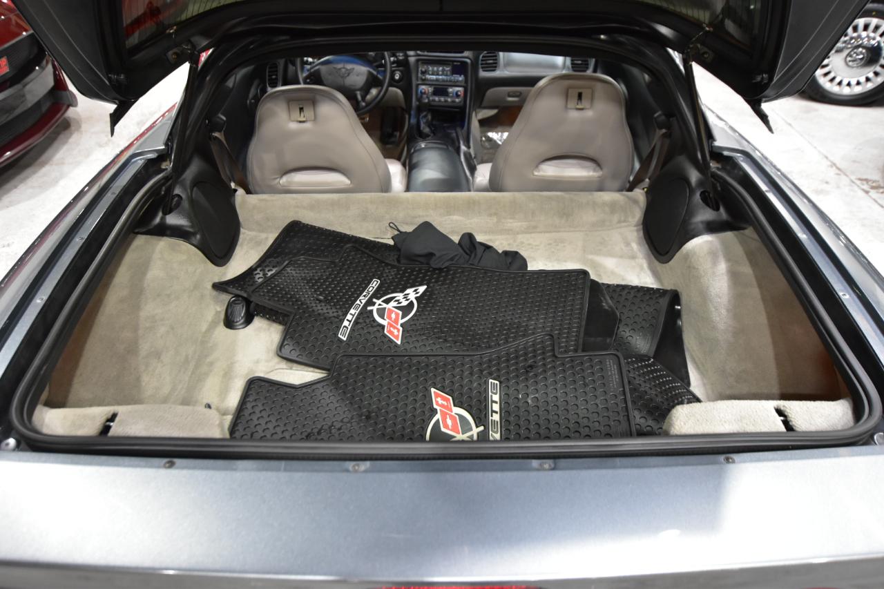 Chevrolet Corvette 2dr Cpe 2004