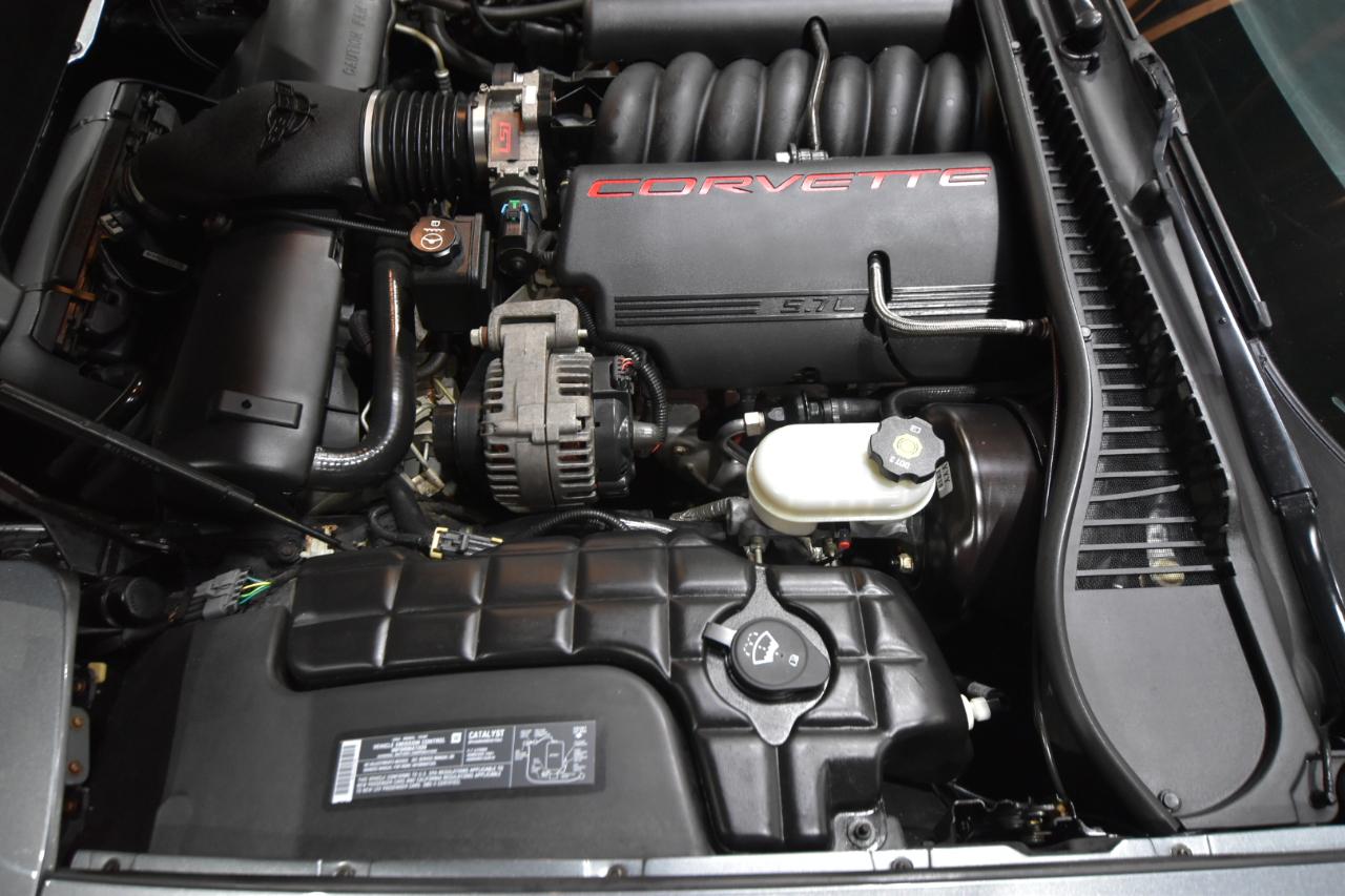 Chevrolet Corvette 2dr Cpe 2004
