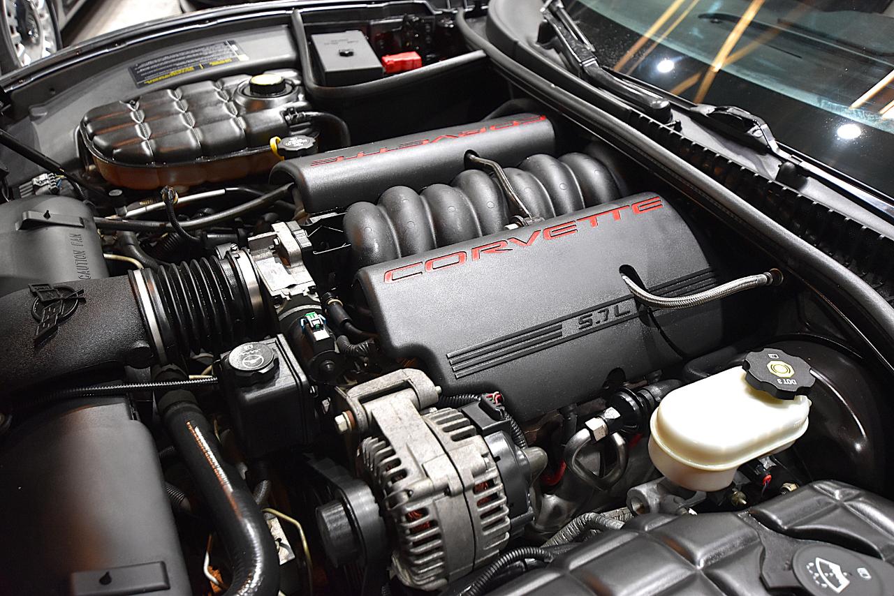 Chevrolet Corvette 2dr Cpe 2004