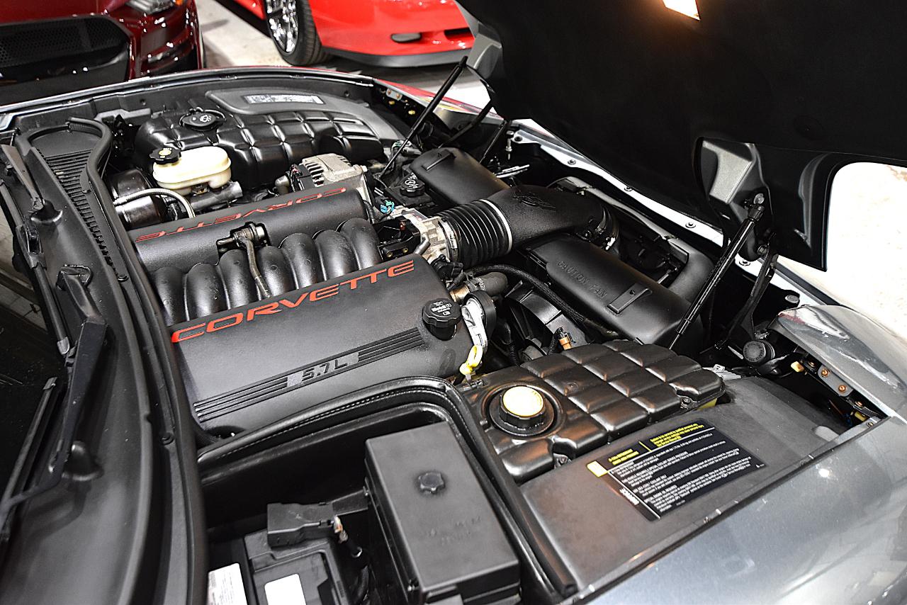 Chevrolet Corvette 2dr Cpe 2004