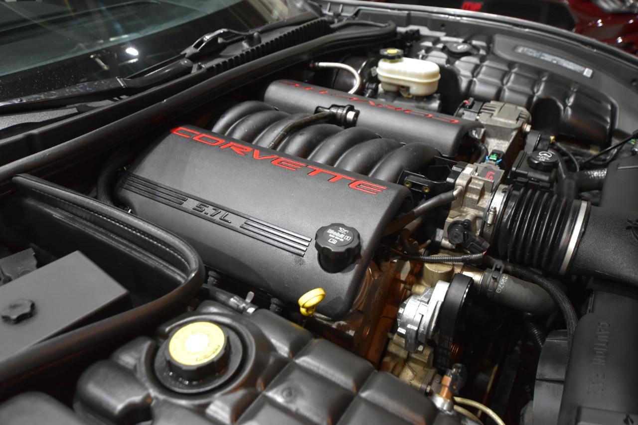 Chevrolet Corvette 2dr Cpe 2004
