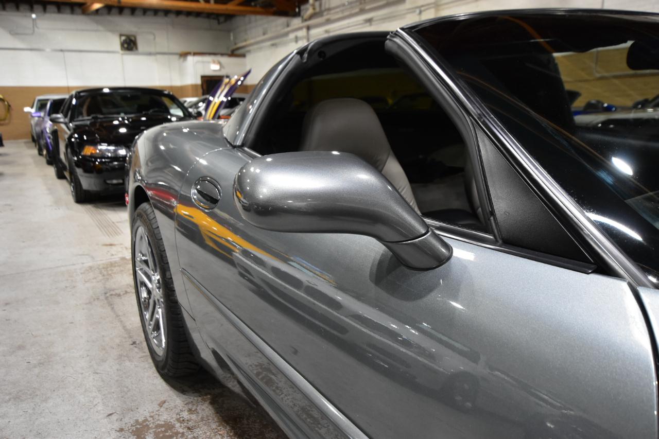 Chevrolet Corvette 2dr Cpe 2004