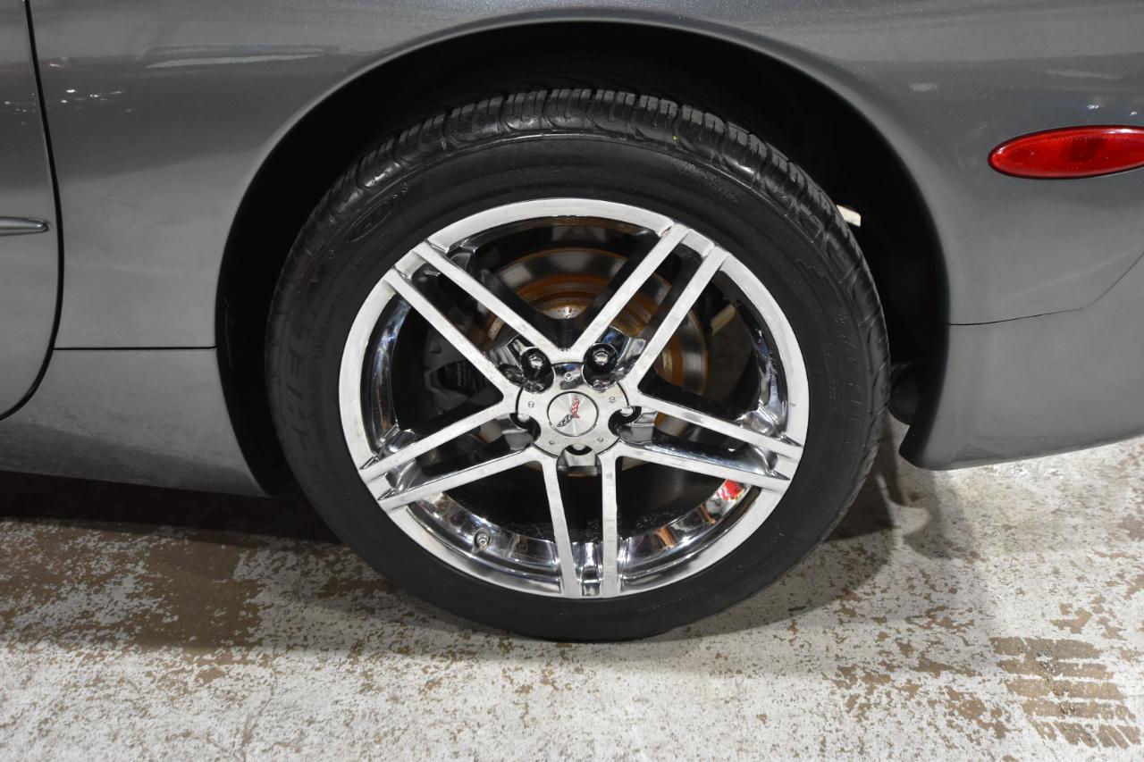 Chevrolet Corvette 2dr Cpe 2004