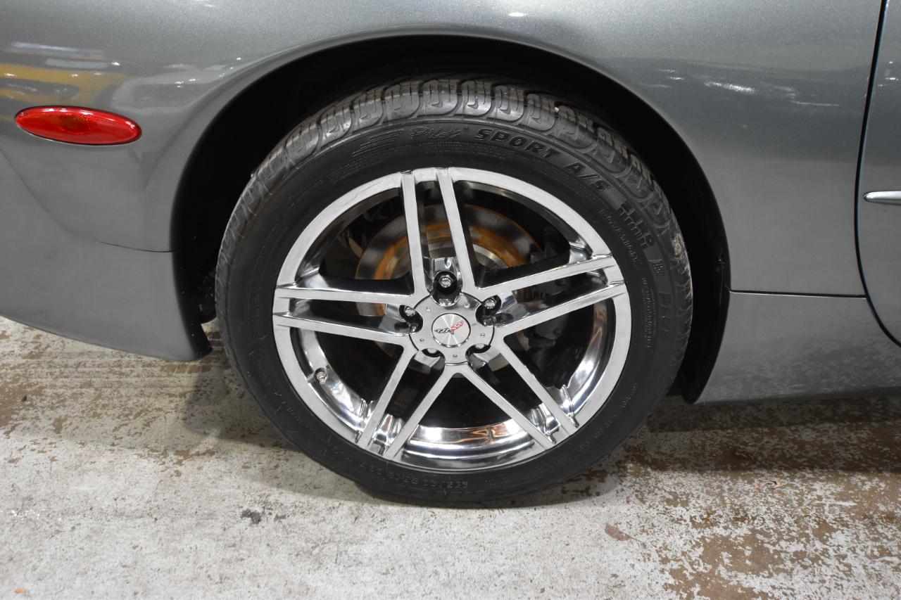 Chevrolet Corvette 2dr Cpe 2004