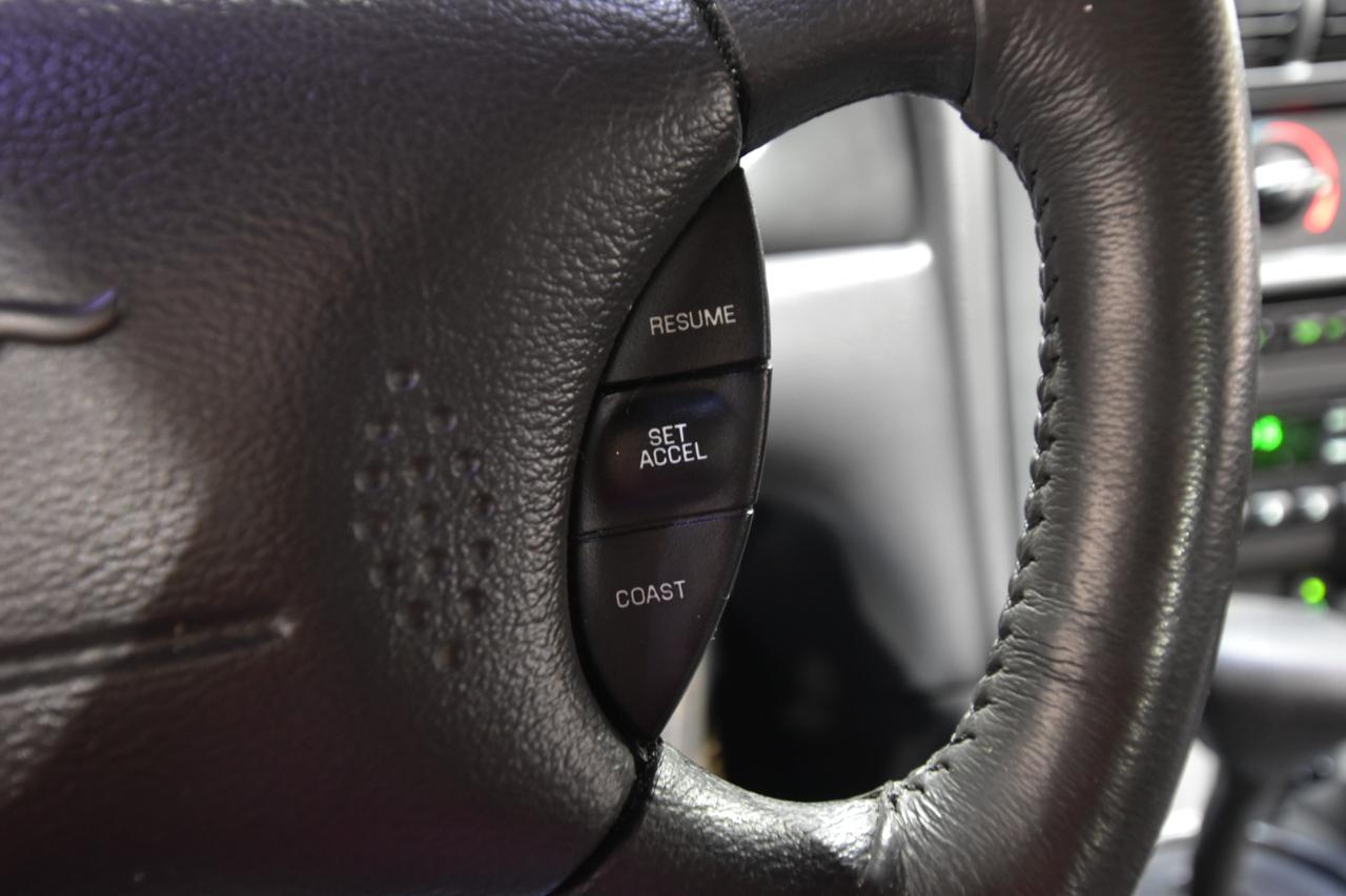 Ford Mustang 2dr Cpe GT Deluxe 2002